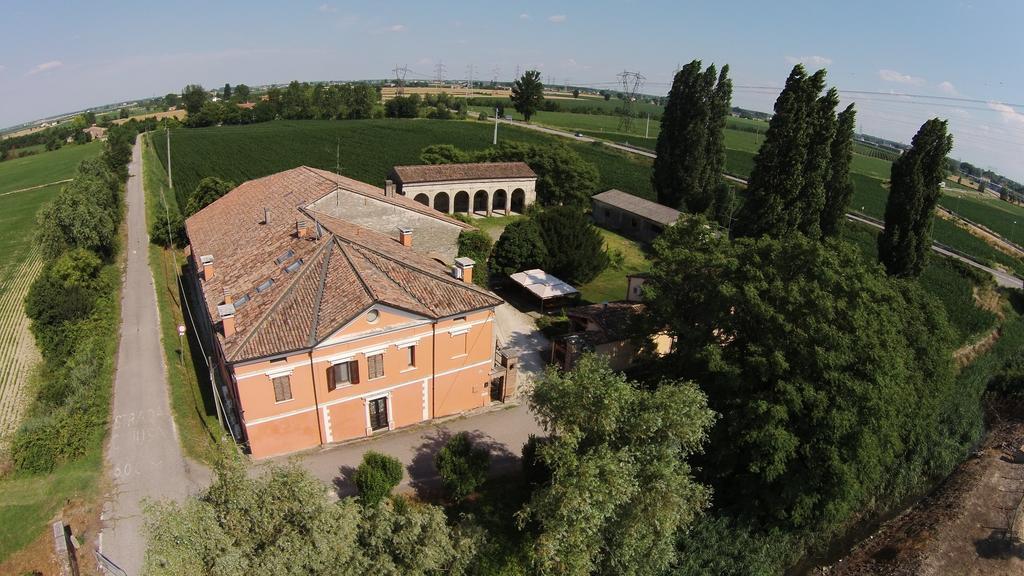 Agriturismo Corte Ponte Dei Tedeschi Ostiglia Exterior foto