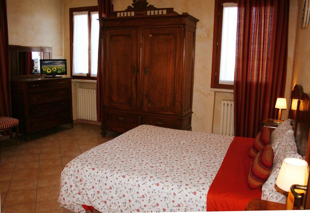 Agriturismo Corte Ponte Dei Tedeschi Ostiglia Quarto foto